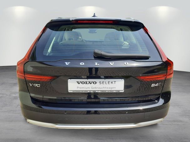 Volvo V90 Cross Country AWD Pro B4 145 kW image number 6