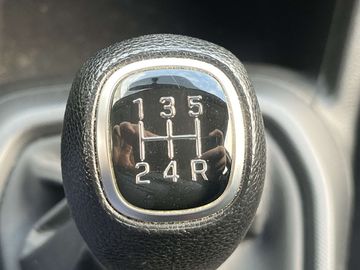 Car image 29