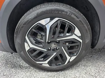 Car image 30