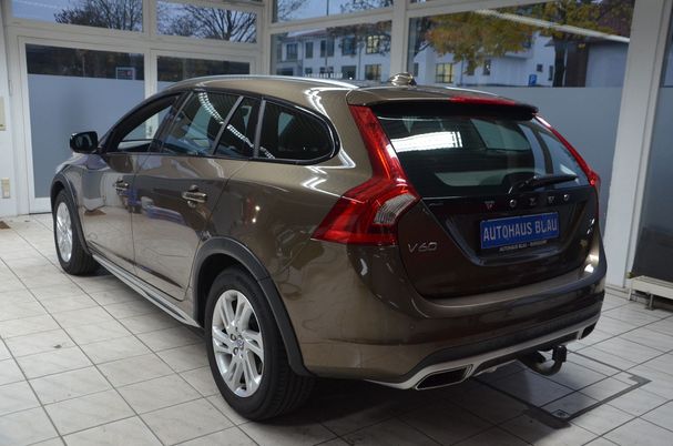 Volvo V60 Cross Country AWD 140 kW image number 6