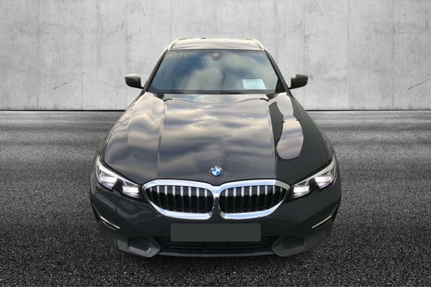 BMW 320d Touring 140 kW image number 3