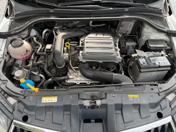 Car image 32