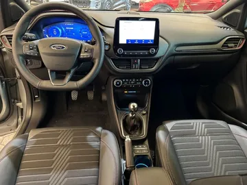 Car image 26