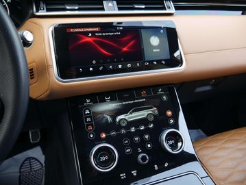 Car image 26