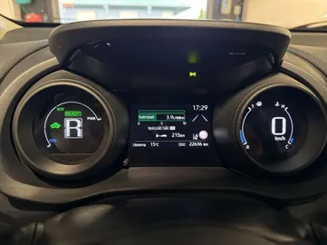 Car image 13