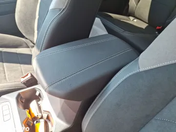 Car image 40