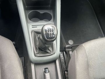 Car image 16