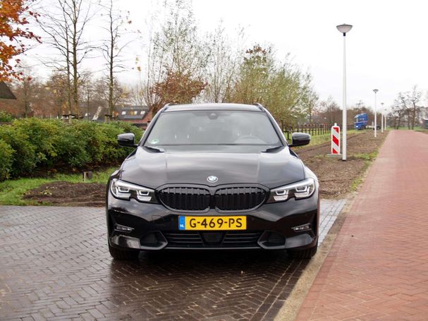 BMW 330i Touring 190 kW image number 3