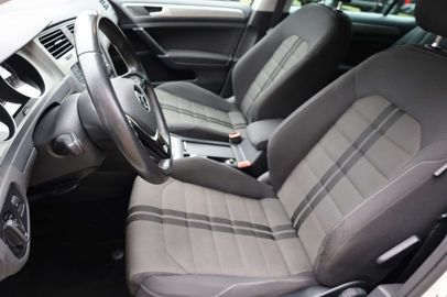 Car image 36