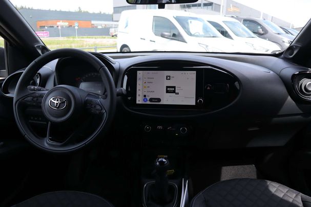 Toyota Aygo X 53 kW image number 13