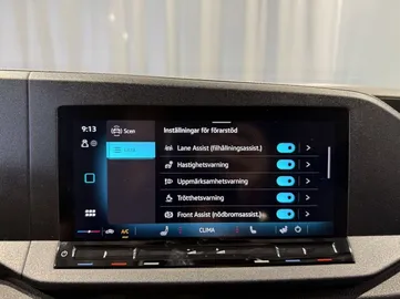 Car image 13
