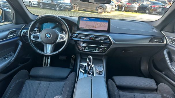 BMW 520d Touring 140 kW image number 10