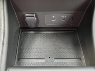 Car image 31