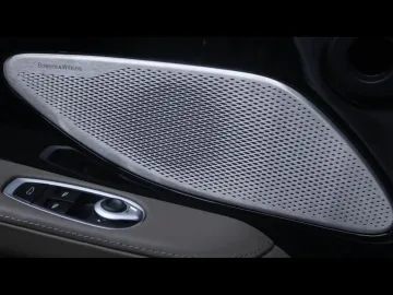 Car image 43