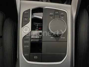 Car image 32