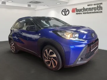 Car image 2