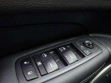 Car image 34