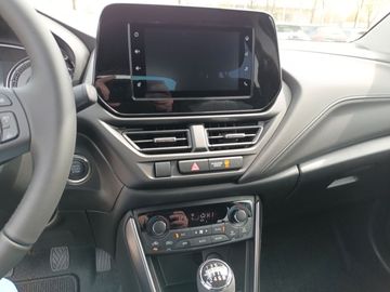 Car image 12