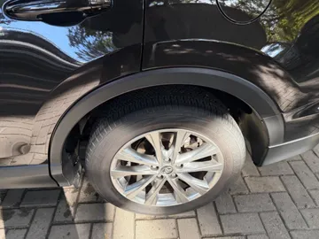Car image 27