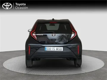 Car image 3