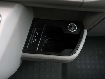 Car image 36