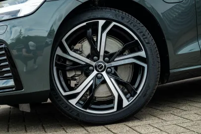 Car image 35