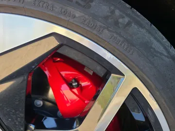 Car image 30