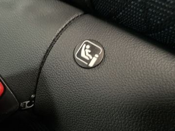 Car image 37