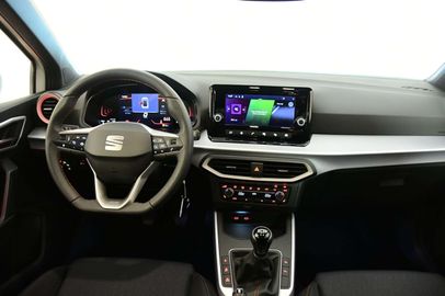 Car image 10