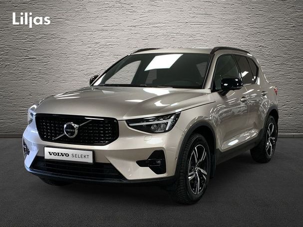 Volvo XC40 B3 Plus Dark 120 kW image number 1