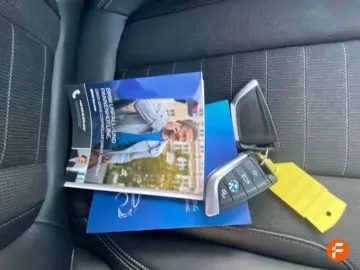Car image 28