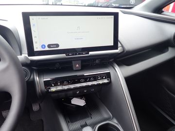 Car image 10