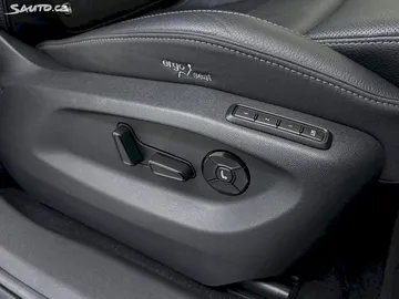 Car image 47
