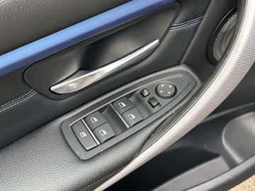 Car image 33