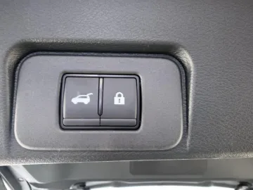 Car image 35