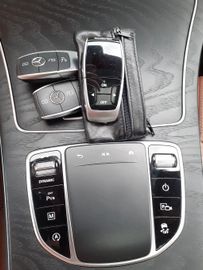 Car image 36