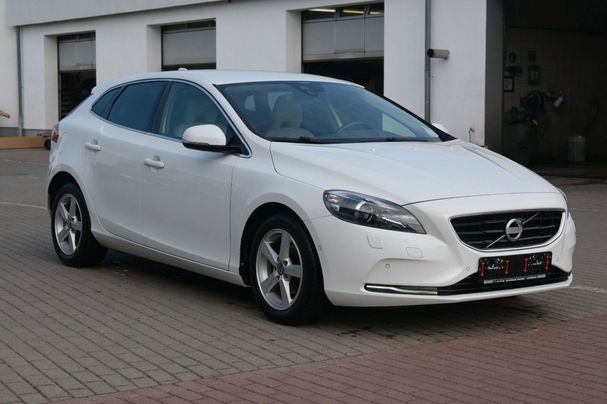 Volvo V40 D2 Momentum 84 kW image number 8