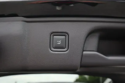 Car image 35