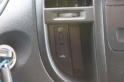 Car image 30