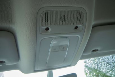 Car image 33