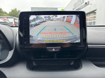 Car image 24