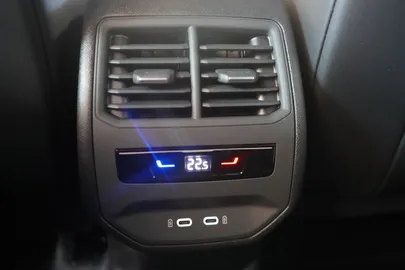 Car image 33