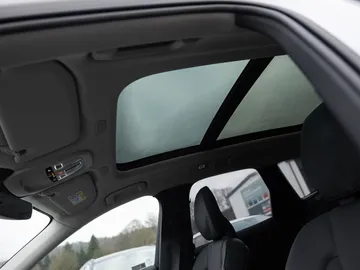 Car image 46