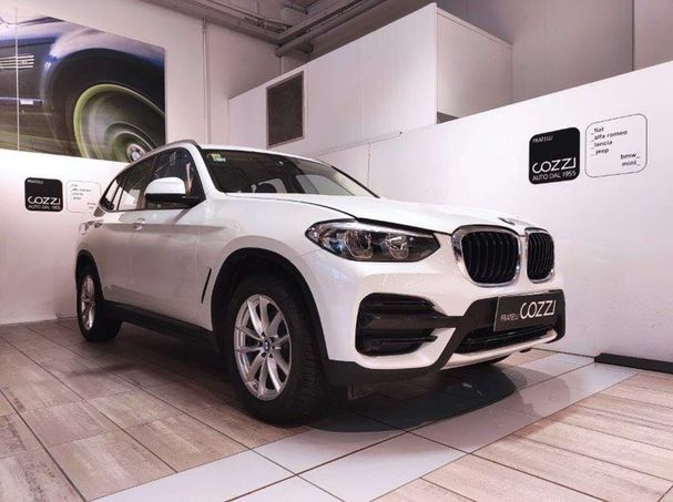 BMW X3 xDrive20i Advantage 135 kW image number 2