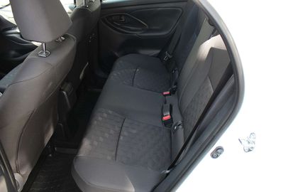 Car image 12