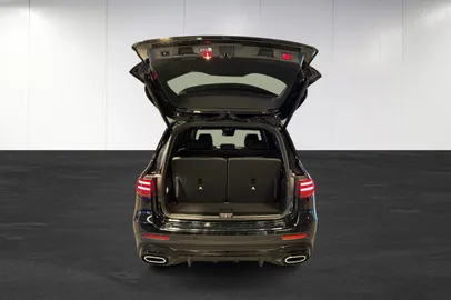 Car image 25
