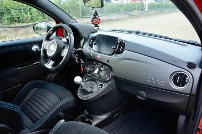 Car image 15