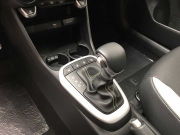 Car image 12