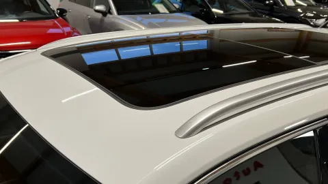 Car image 40