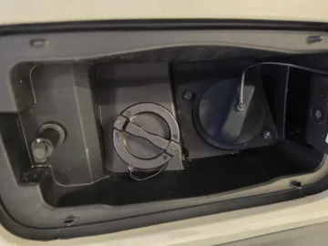Car image 39